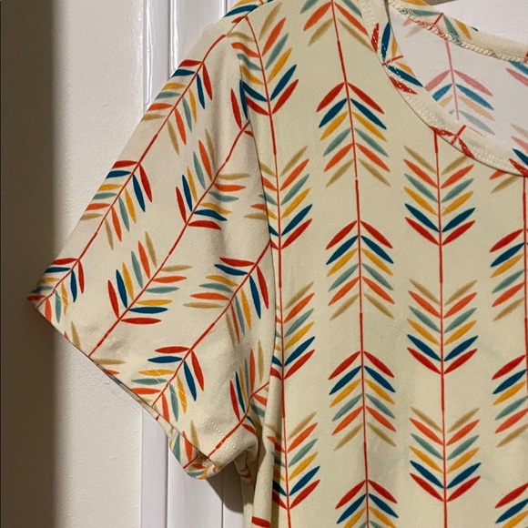 LuLaRoe Cream High Low Dress with Red and Blue Pattern - Picture 5 of 14